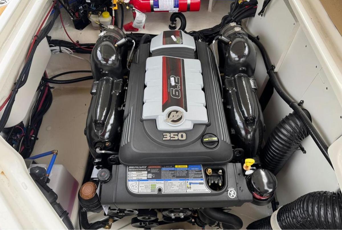 2025 Sea Ray SDX 270 Surf