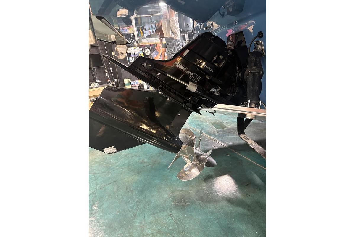 2025 Sea Ray SLX 260 Surf