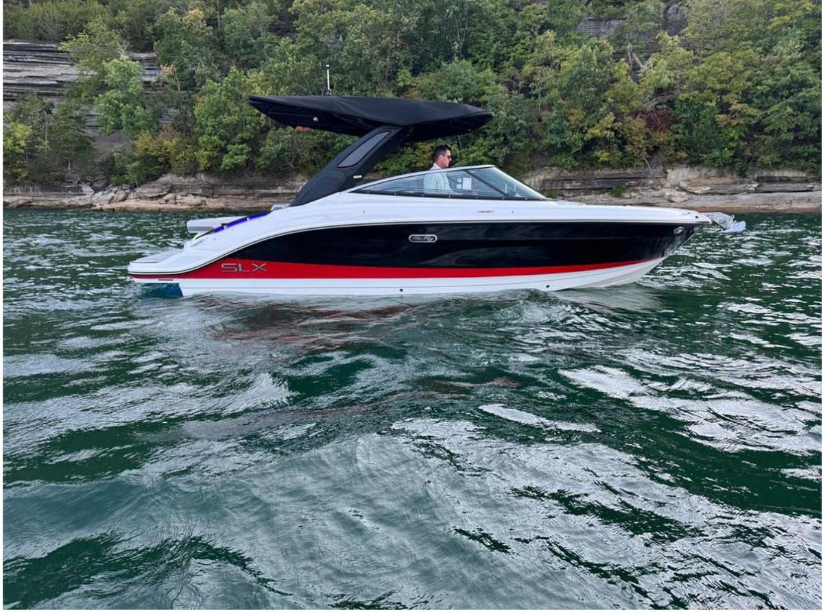 2025 Sea Ray SLX 260
