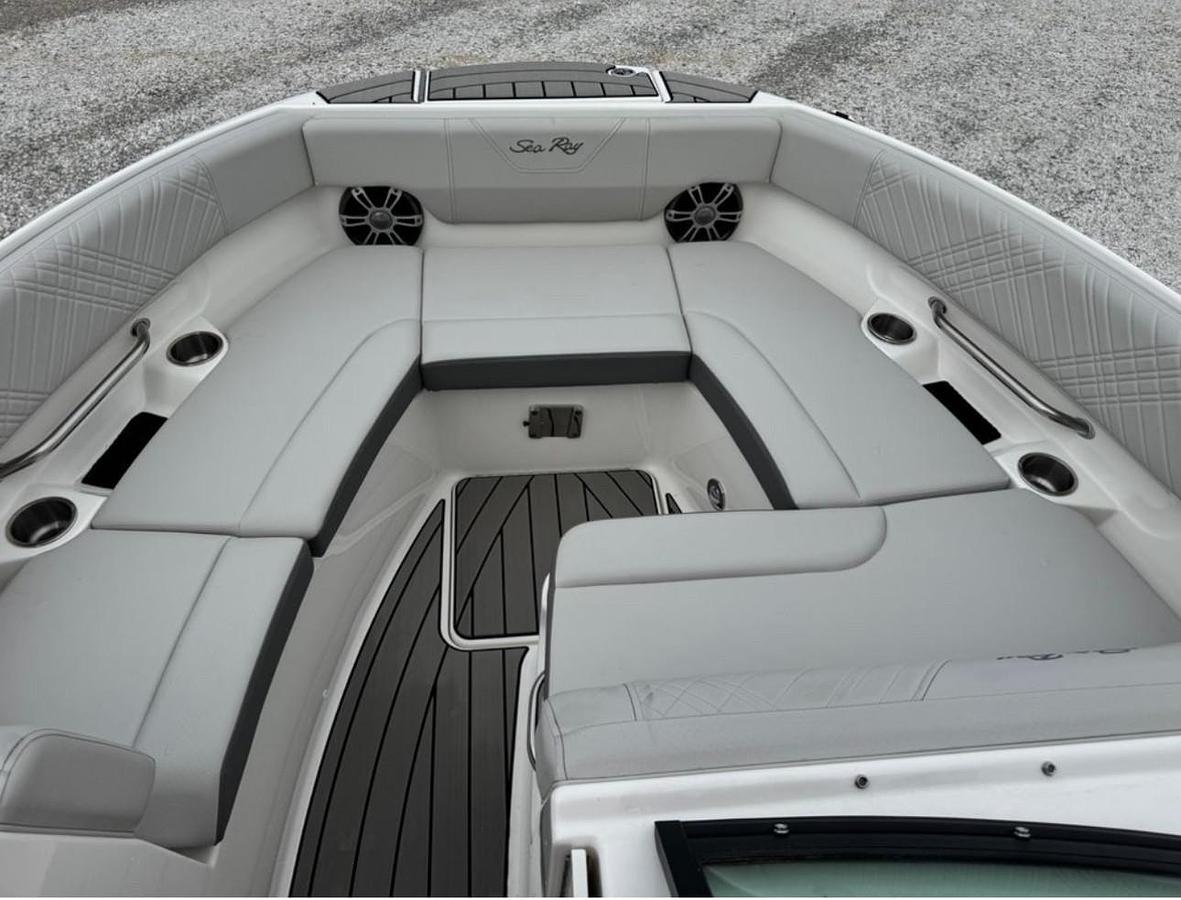 2025 Sea Ray SDX 250 Surf