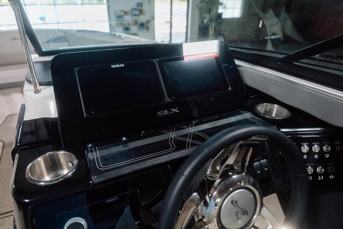 2025 Sea Ray SLX 260 Surf