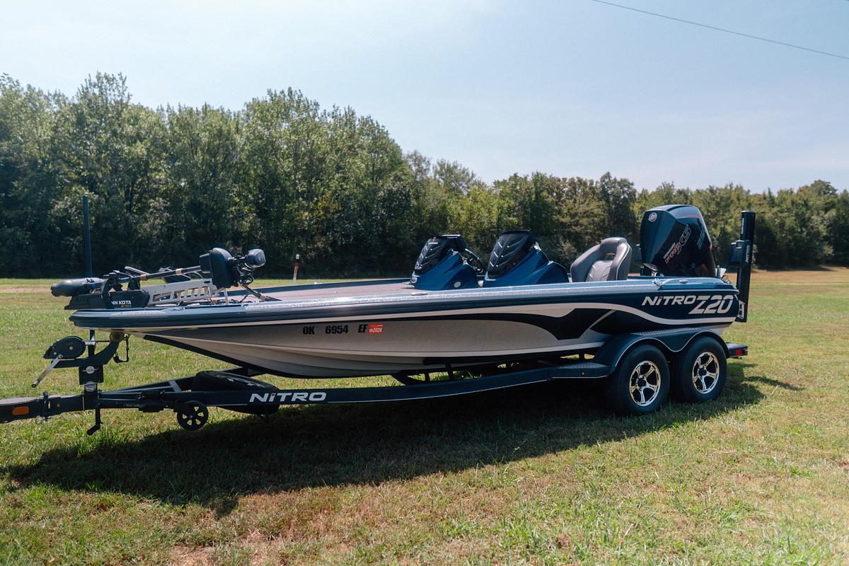 Used 2019 Nitro Z20 Dual console Pro Caster