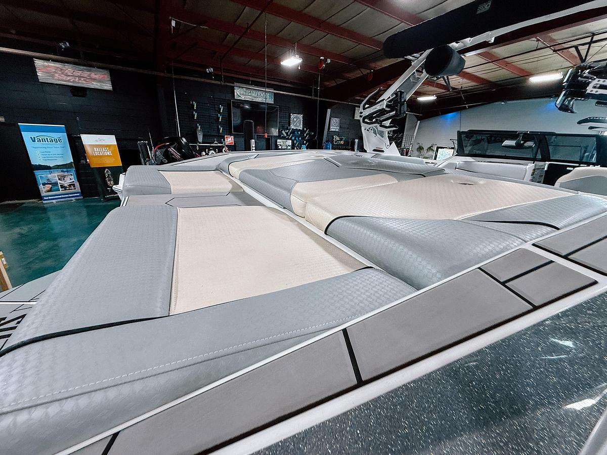 Used 2022 Supreme ZS232