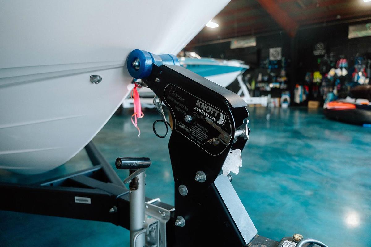 2025 Sea Ray SPX 210 OB