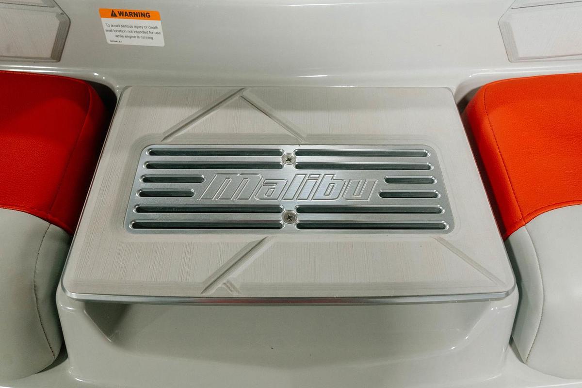 Used 2024 Malibu 22 LSV