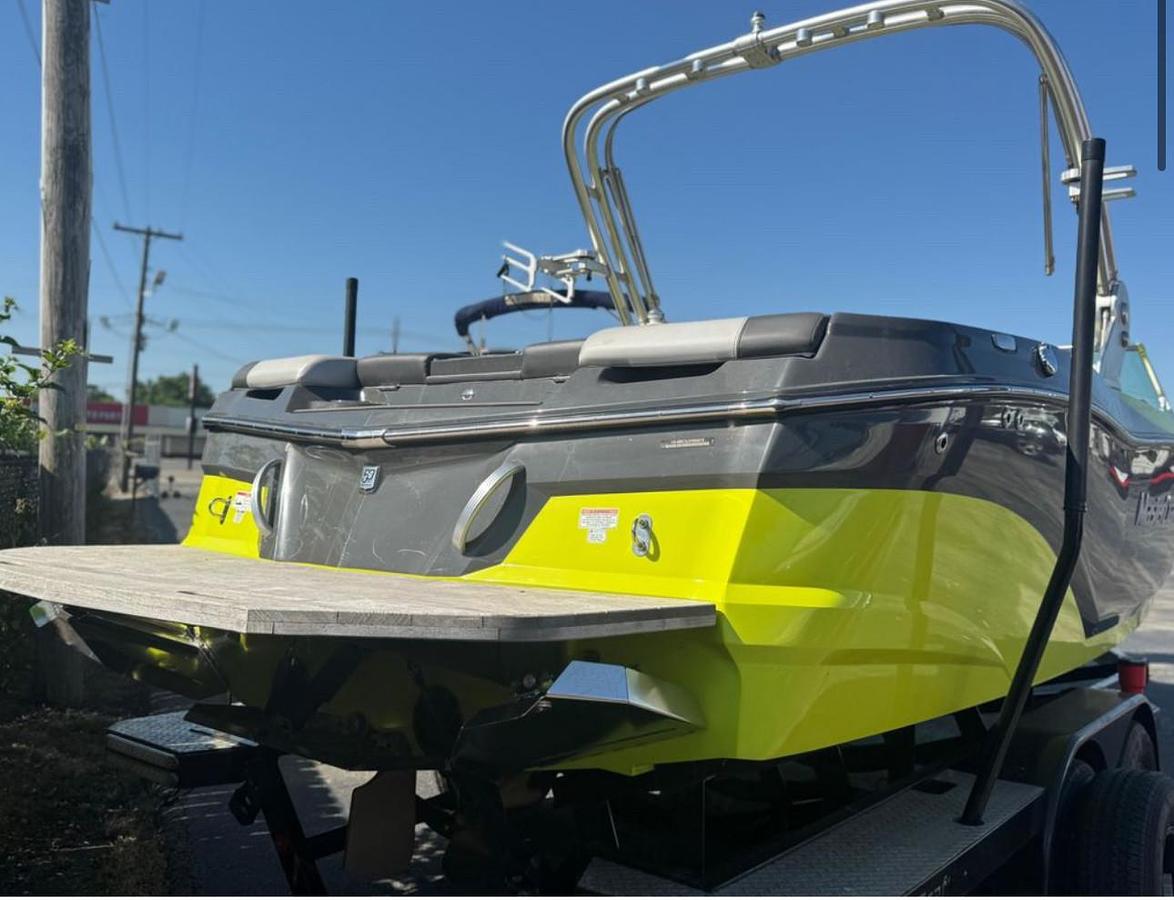 Used 2018 MasterCraft XT22