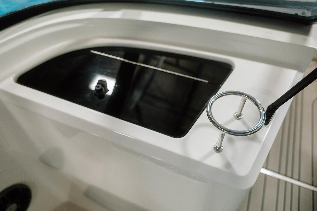 2025 Sea Ray SPX 210 OB