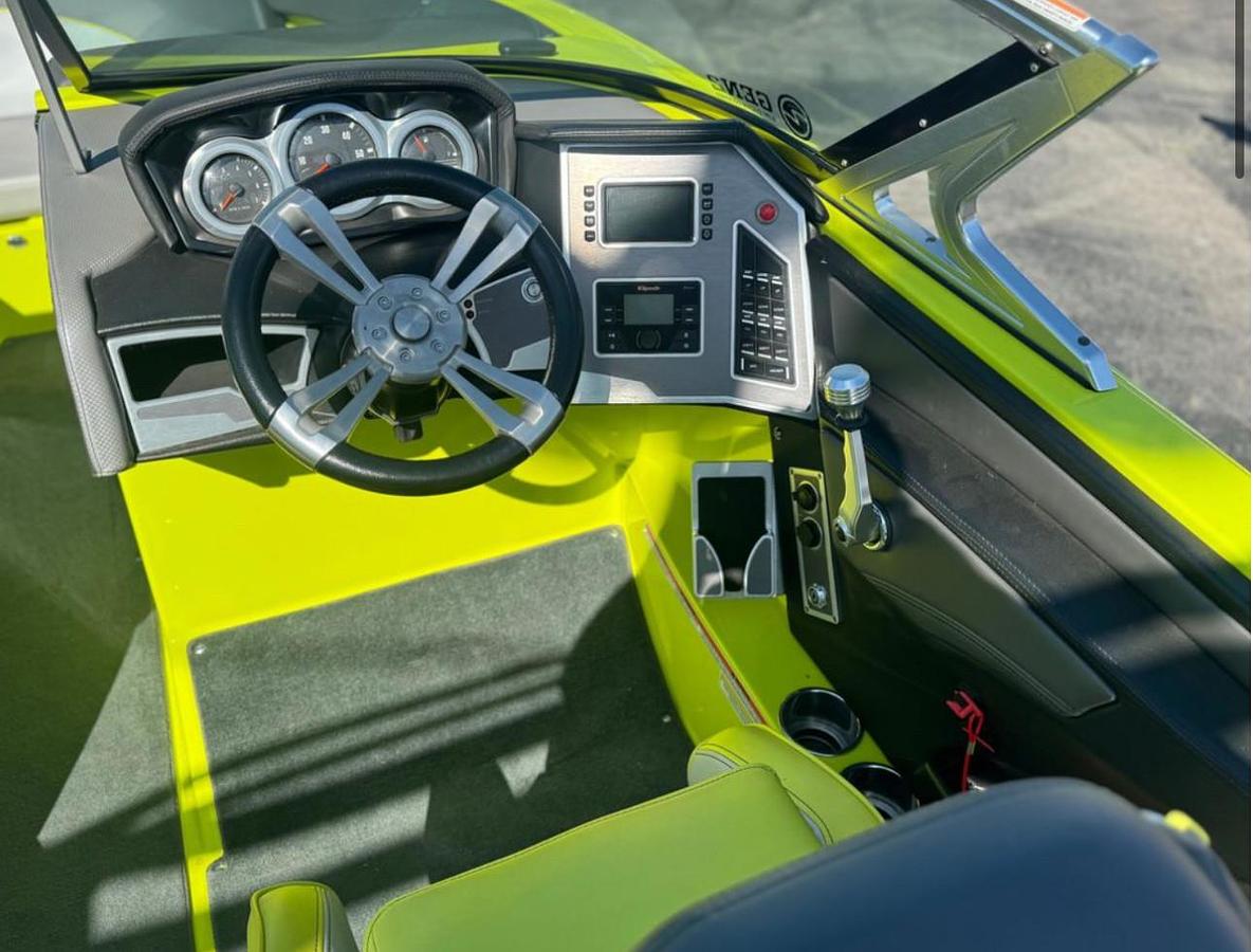 Used 2018 MasterCraft XT22