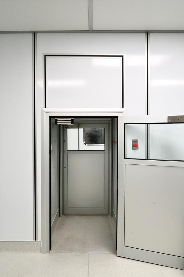 Used Clean Air Technology Cleanroom Compounding Suite