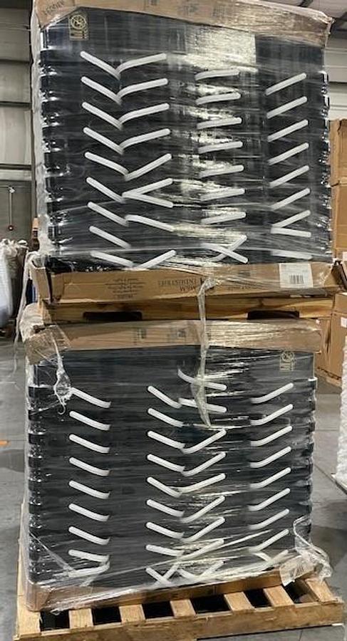 Used M&M Super Kube 4 Gallon Plastic Buckets