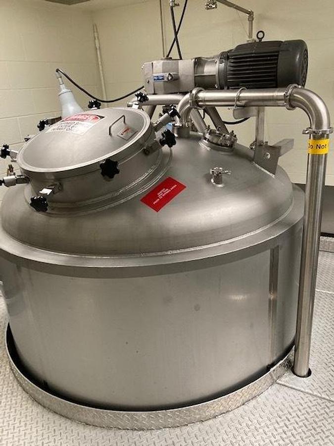 Used Mueller 4,000 Liter Mix Tank