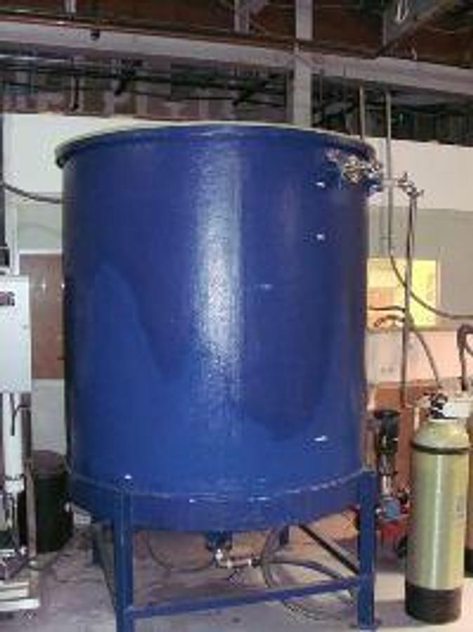 Used Arion 1,000 Gallon Storage Tank