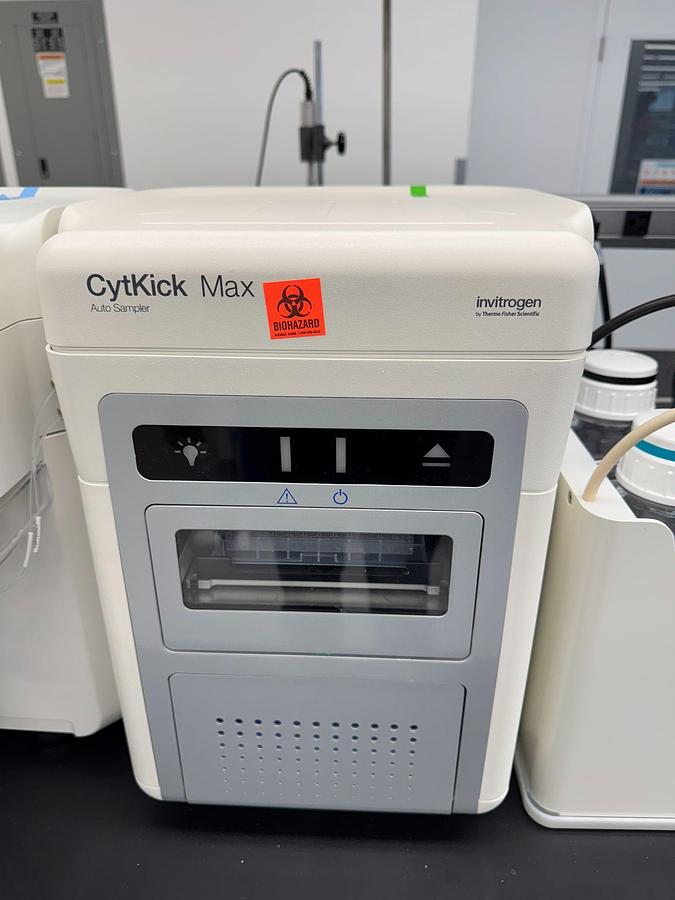 Used Thermo Invitrogen Attune NxT Flow Cytometer with CytKick MAX Autosampler