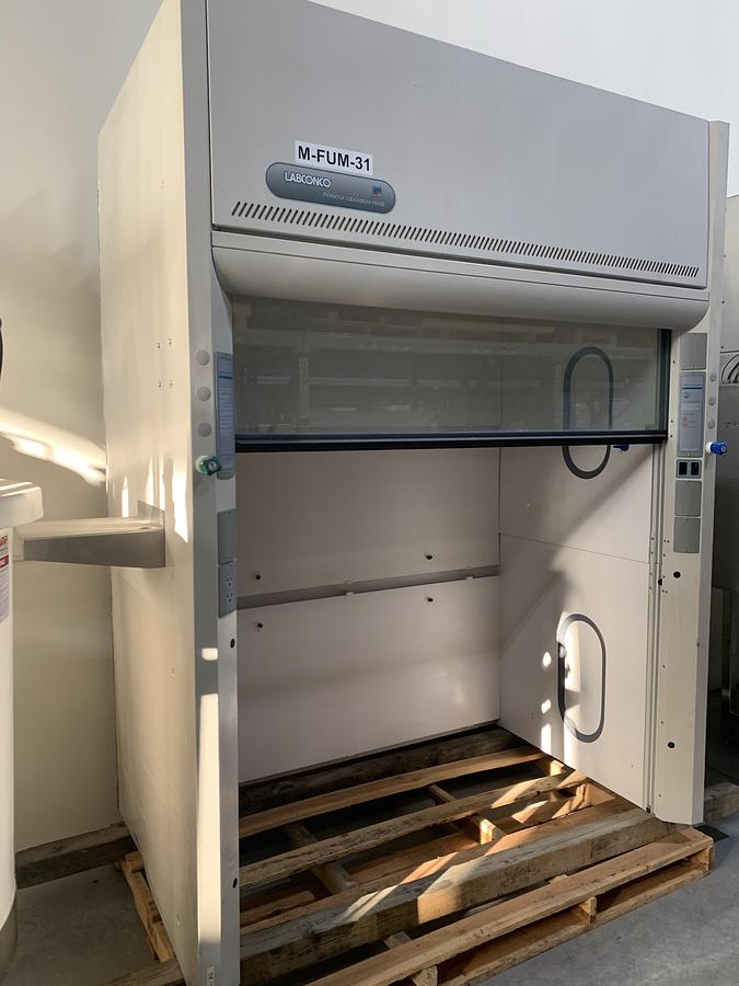 Used Labconco 6' Walk-in Fume Hood