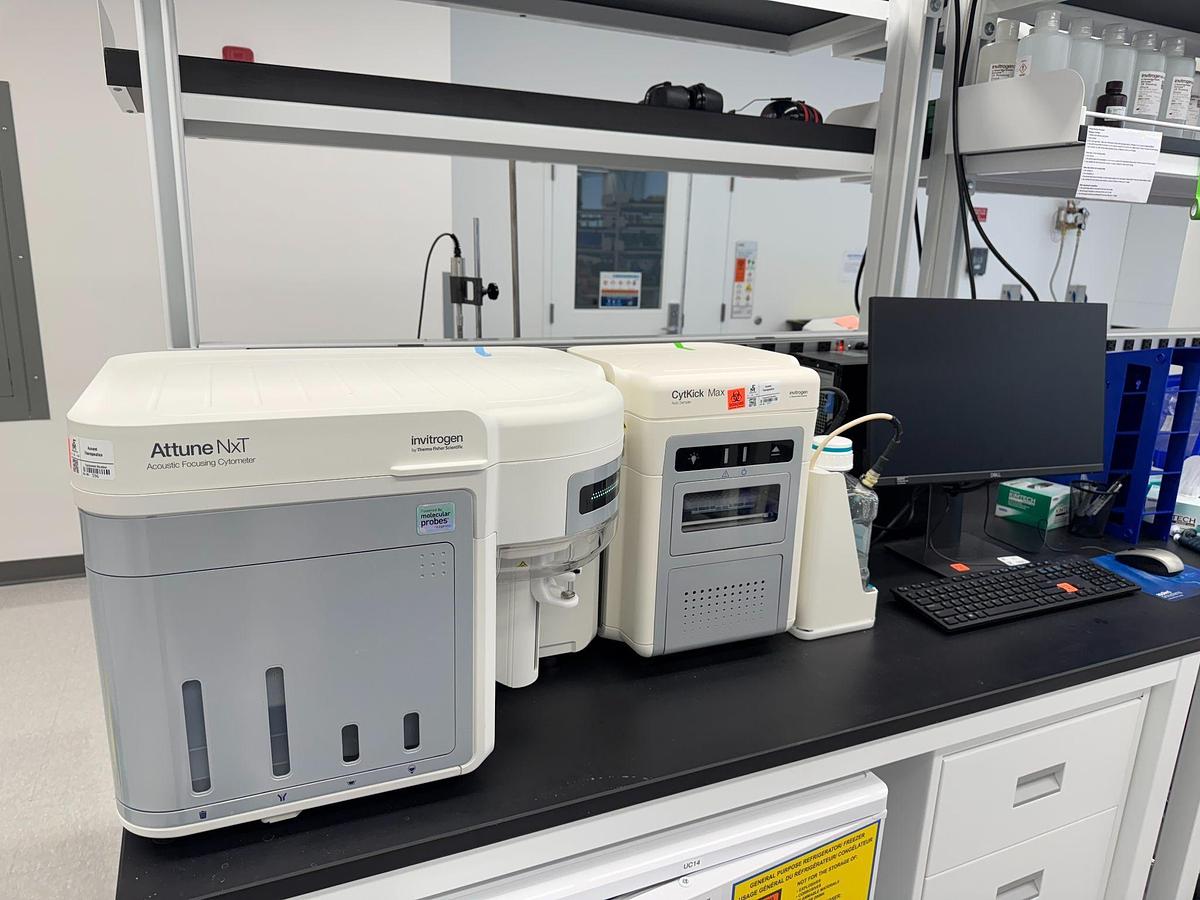 Used Thermo Invitrogen Attune NxT Flow Cytometer with CytKick MAX Autosampler