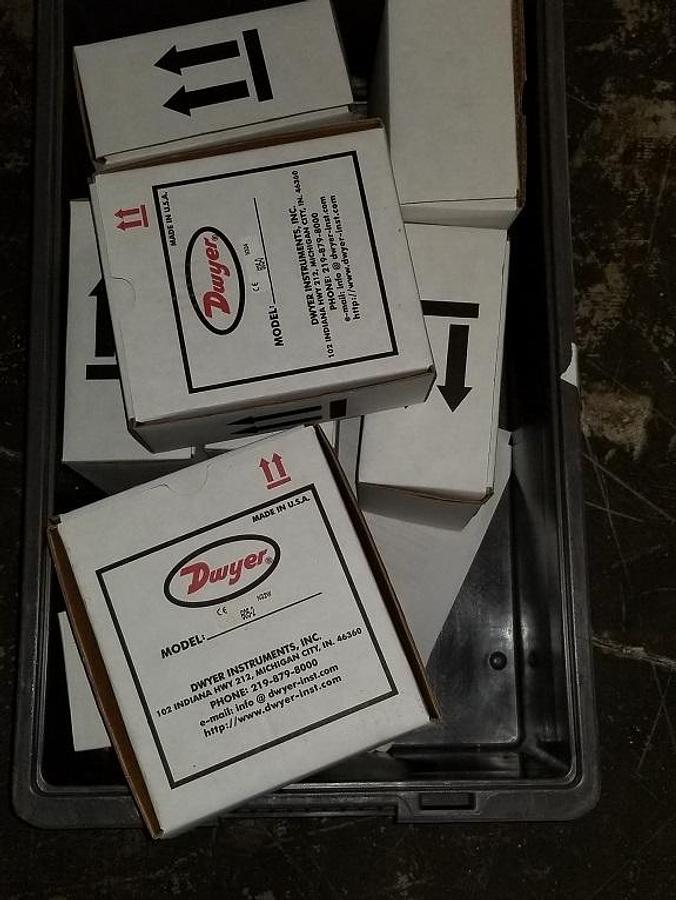 Used Dwyer Magnehelic Gauges