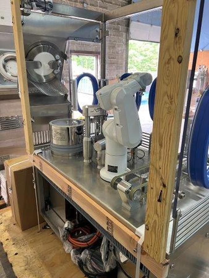 Used Unused AST GENiSYS R20 Multi-Format Aseptic Filling & Closing System