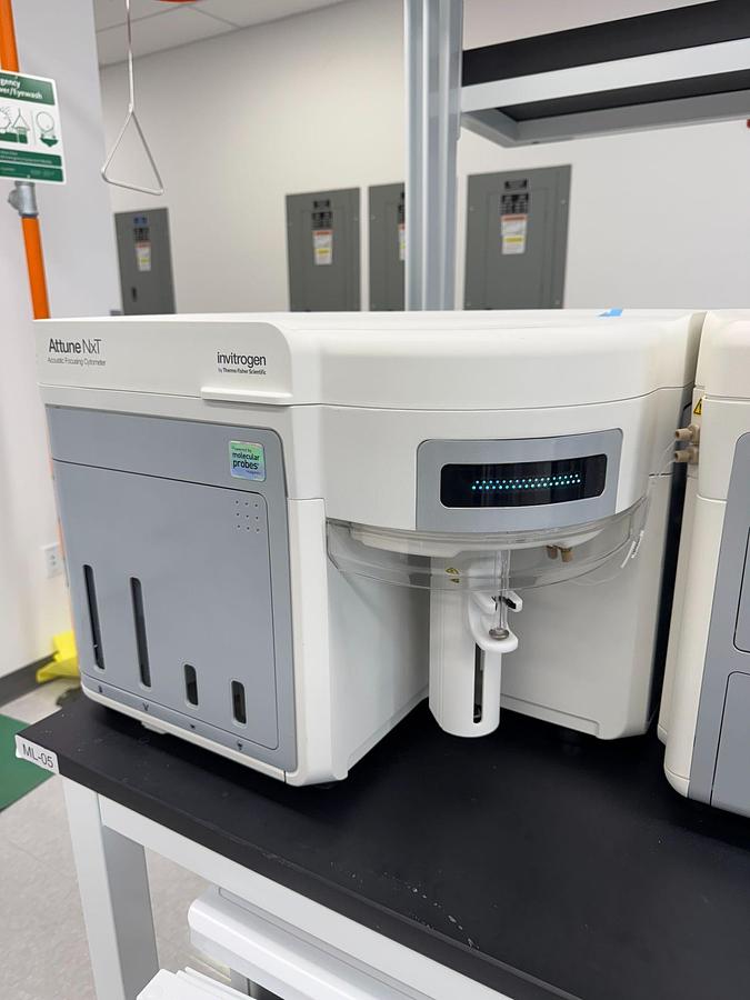 Used Thermo Invitrogen Attune NxT Flow Cytometer with CytKick MAX Autosampler