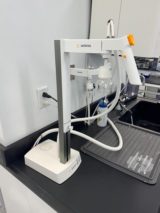 Used Sartorius H2O - L - 1 - UV - B Arium Comfort Water Purification System