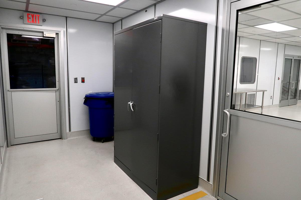 Used Clean Air Technology Cleanroom Compounding Suite