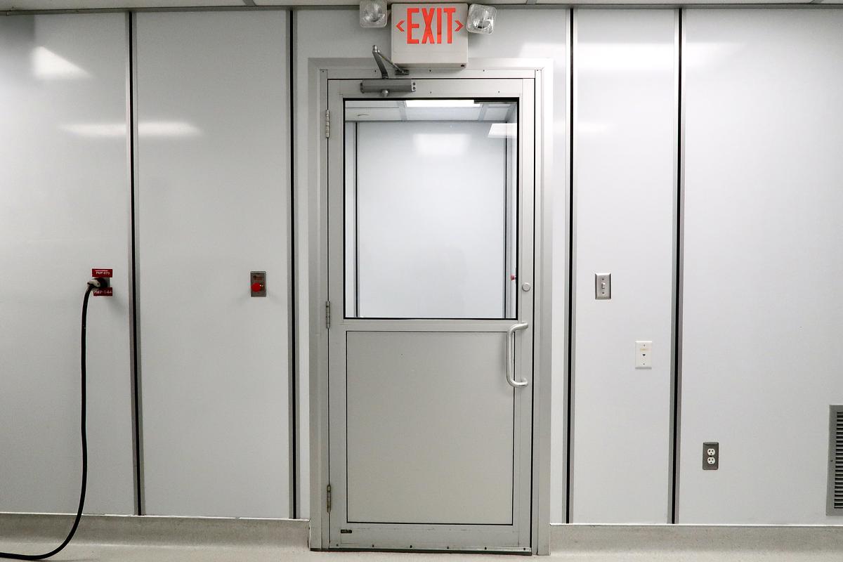 Used Clean Air Technology Cleanroom Compounding Suite
