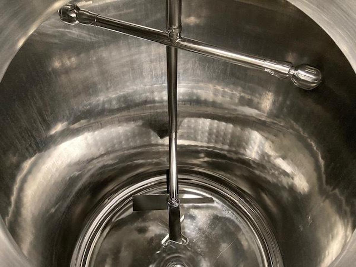 Used Mueller 4,000 Liter Mix Tank
