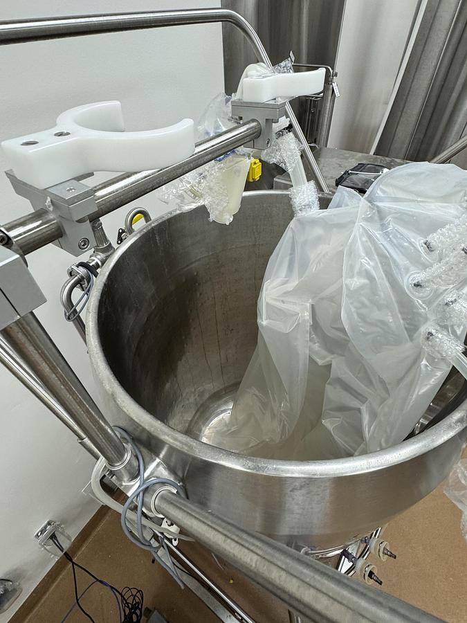 Used Xcellerex 500L Single Use Bioreactor