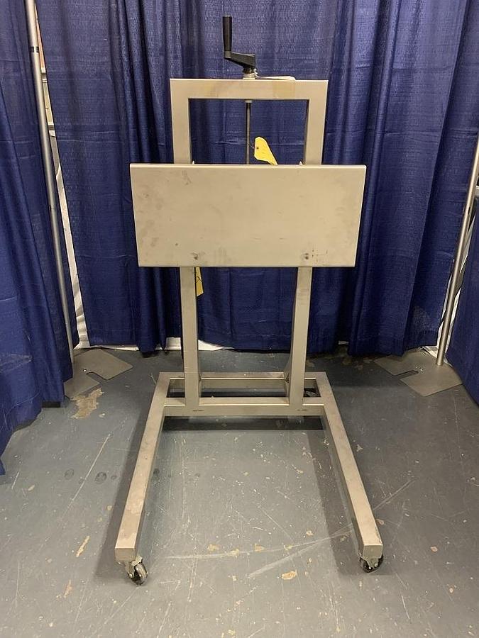 Used MG2 Futura Capsule Filling Machine for Powders & Beads