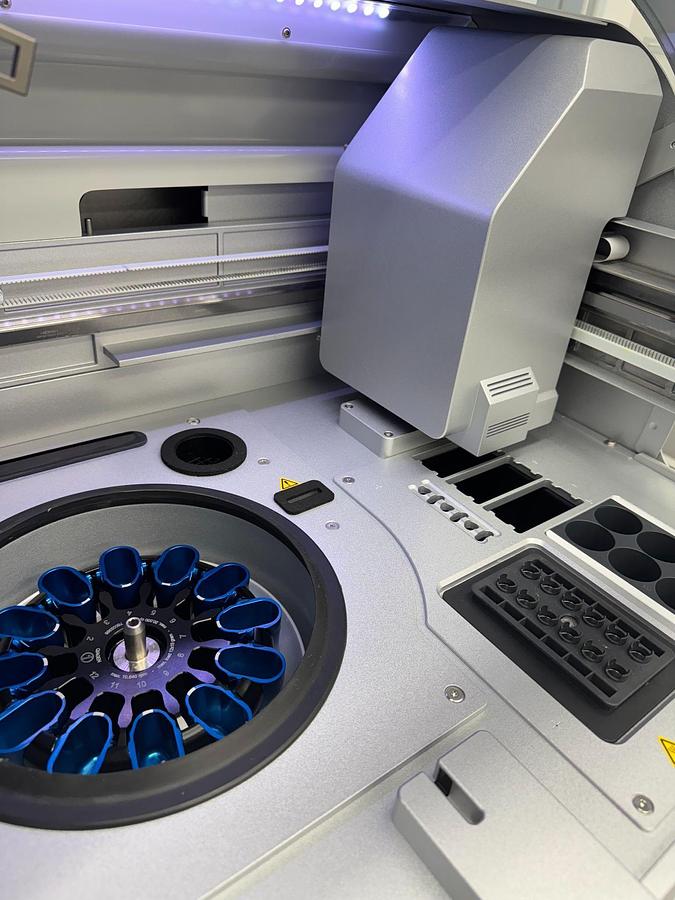 Used Qiagen QIAcube Connect RNA/DNA Extraction Instrument