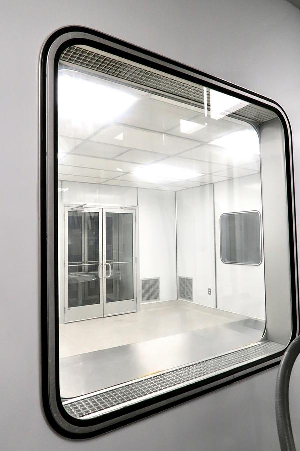 Used Clean Air Technology Cleanroom Compounding Suite