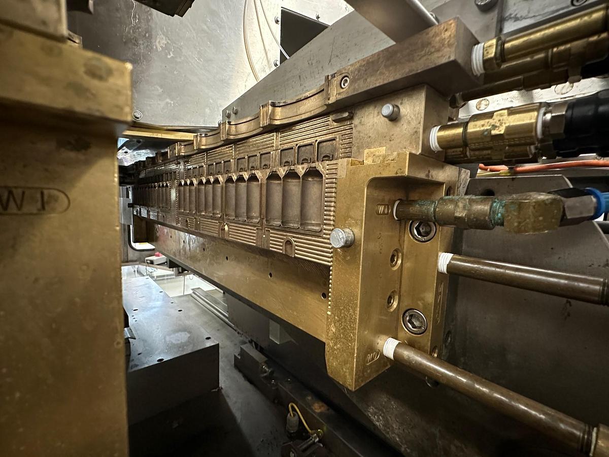 Used Weiler 640 SVP Blow-Fill-Seal Machine