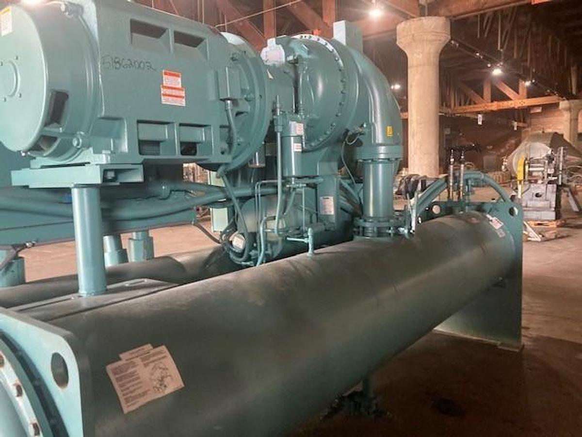 Used York MaxE 400 Ton Centrifugal Chiller with Cooling Tower