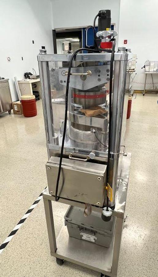 Used Riva Picola R&D Tablet Press