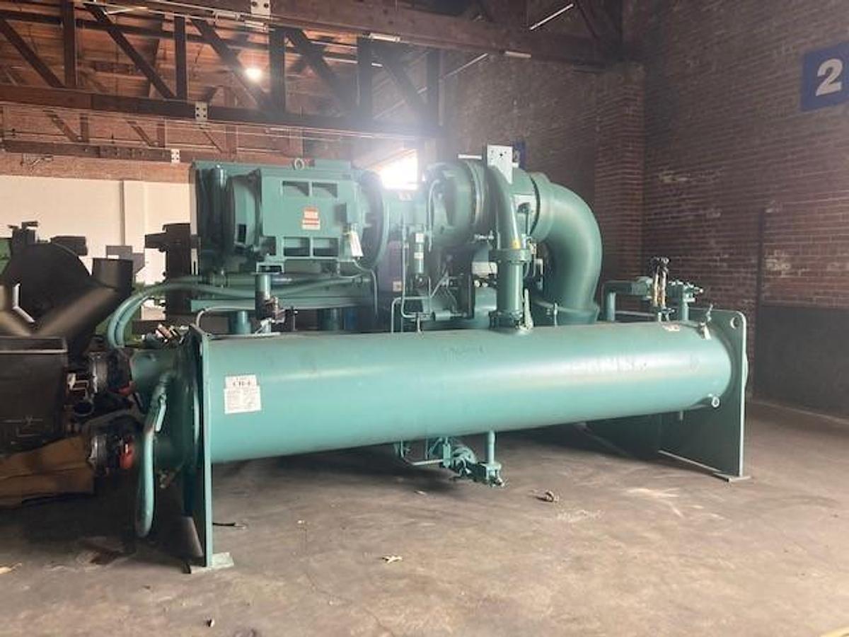 Used York MaxE 400 Ton Centrifugal Chiller with Cooling Tower