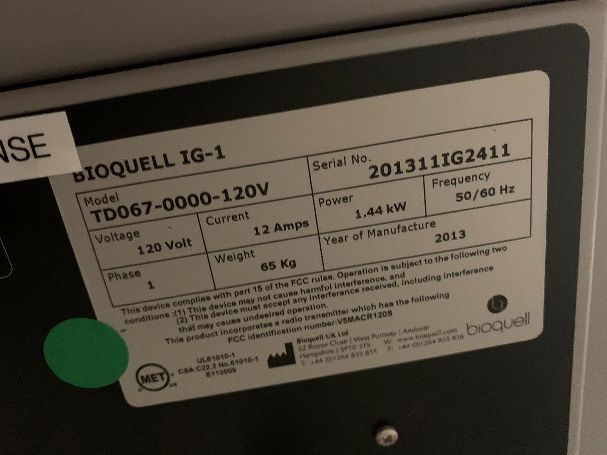 Used Walker Aseptic Isolator