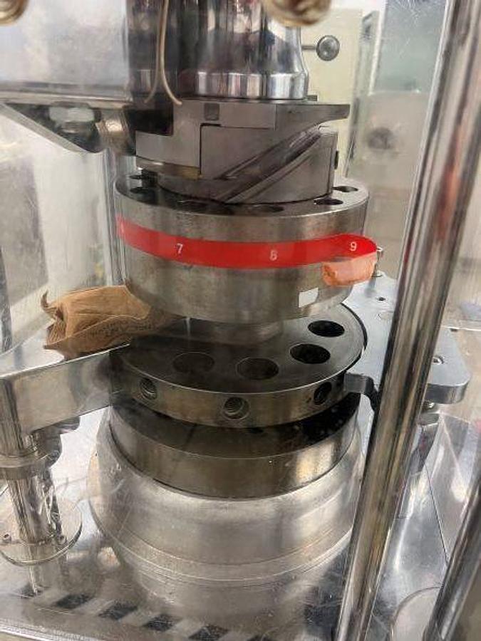 Used Riva Picola R&D Tablet Press