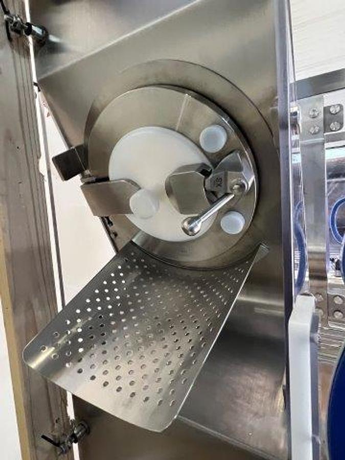 Used Unused AST GENiSYS R20 Multi-Format Aseptic Filling & Closing System