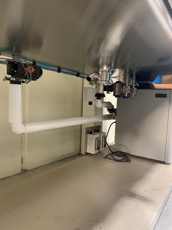 Used Walker Aseptic Isolator