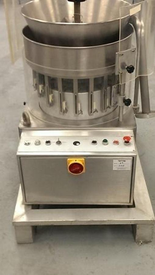 Used MG2 Capsule Filling Pre-Selecting Machine