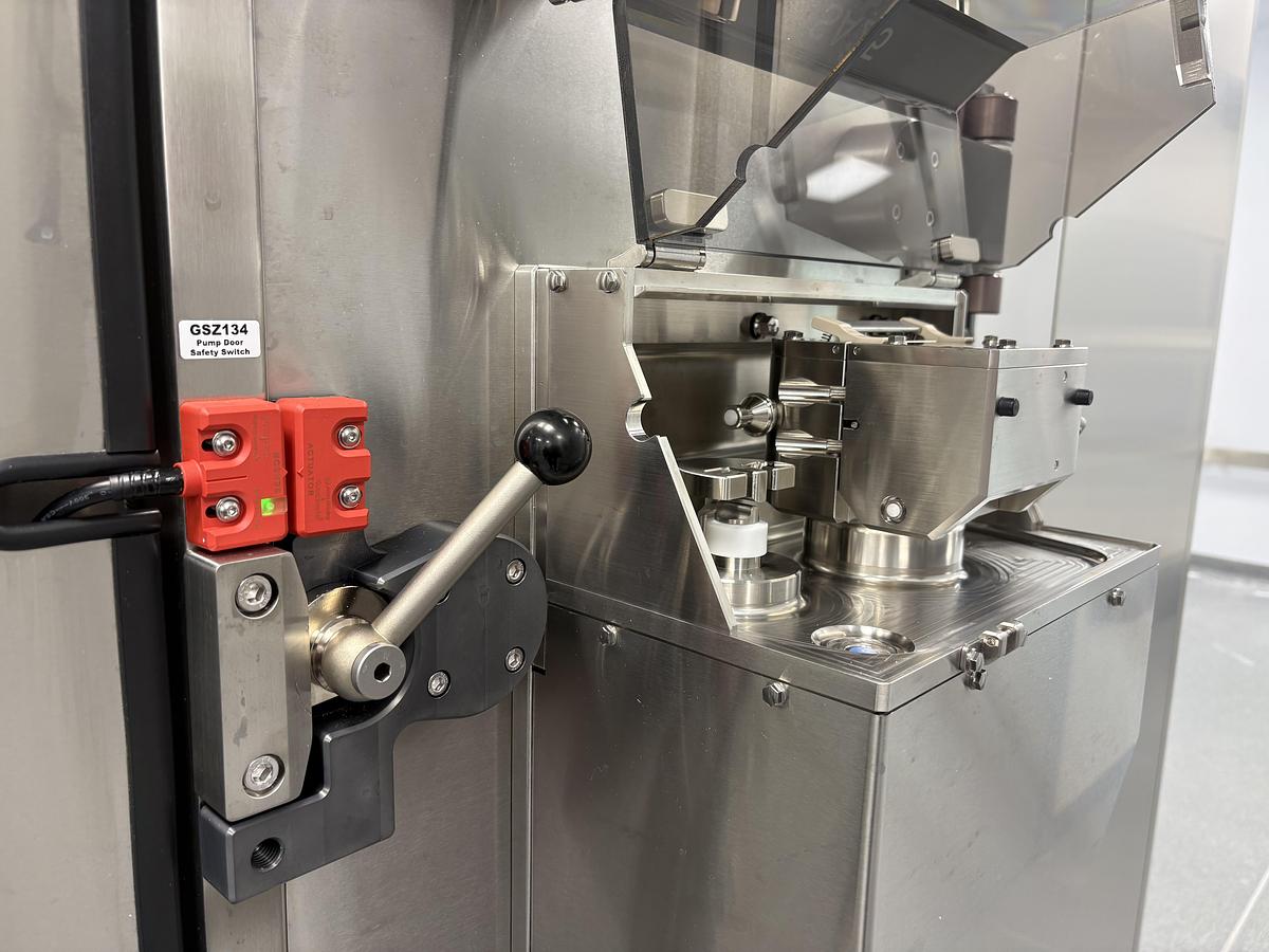 Used Cytiva SA25 Aseptic Filling Workcell