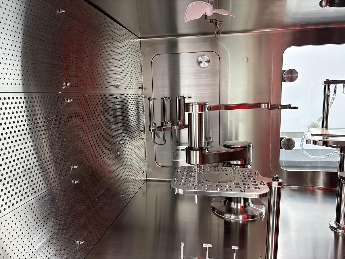 Used Cytiva SA25 Aseptic Filling Workcell