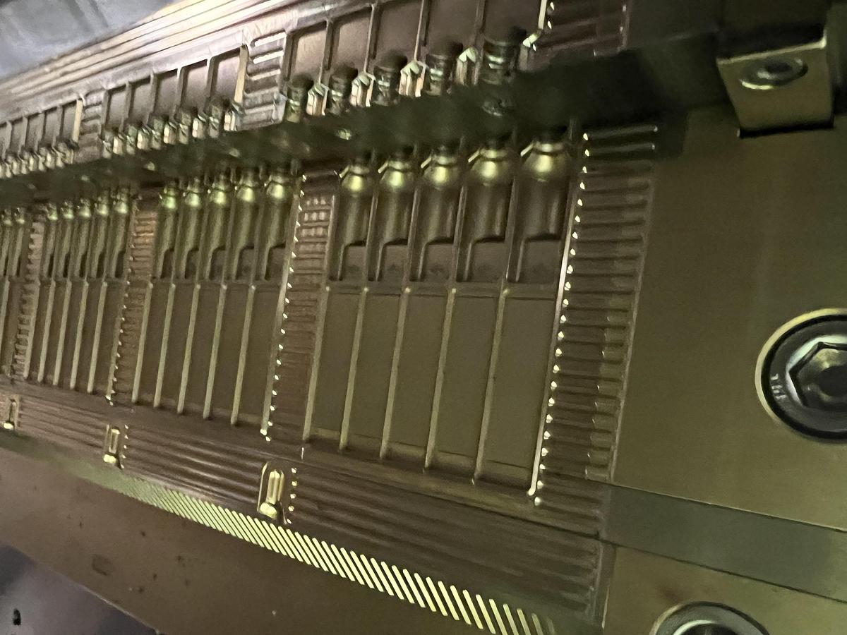 Used Weiler 640 Blow-Fill-Seal Machine for 1.5mL Vials