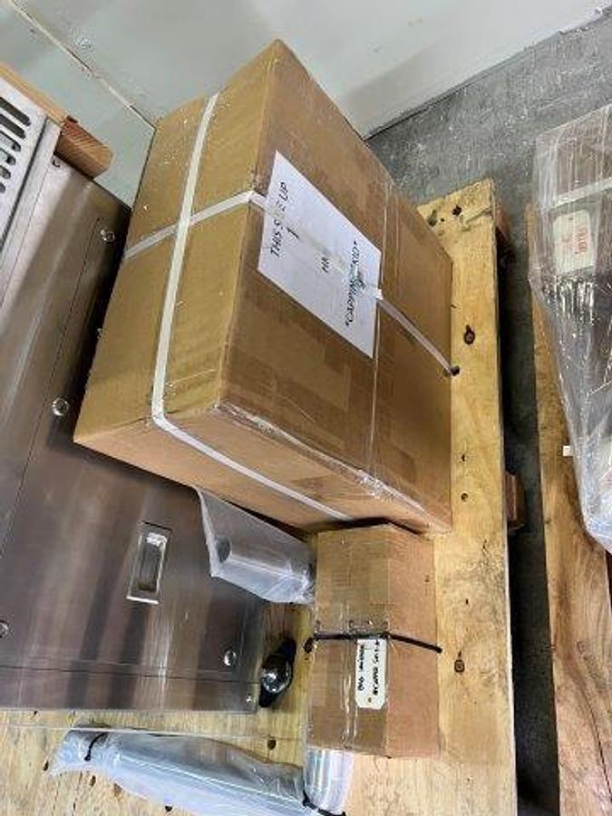 Used Unused AST GENiSYS R20 Multi-Format Aseptic Filling & Closing System