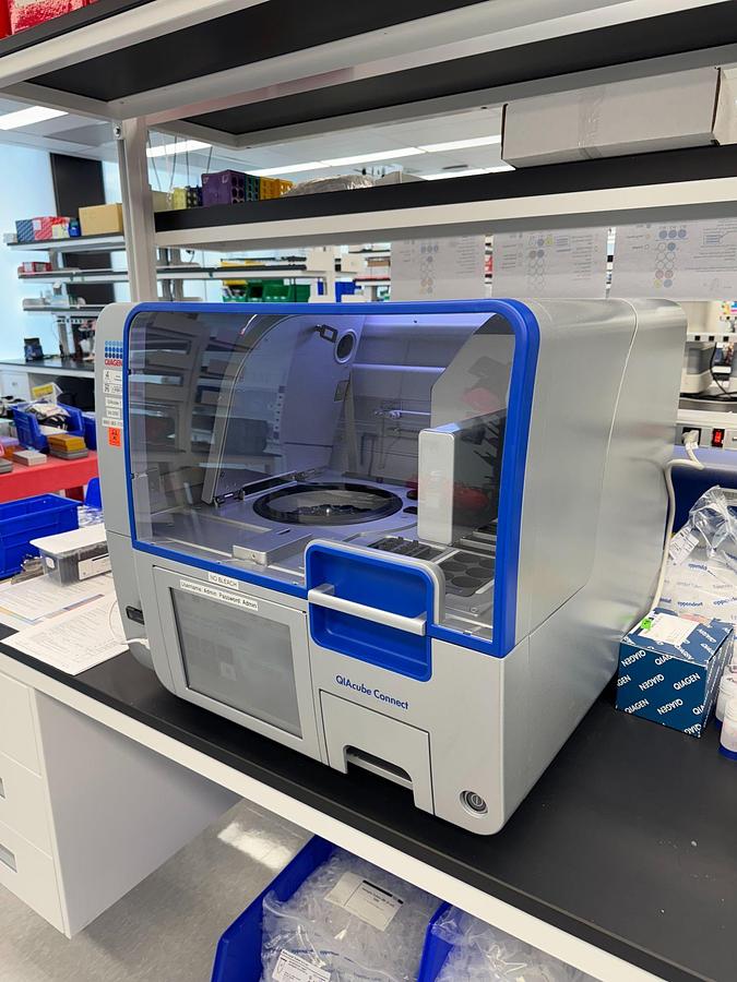 Used Qiagen QIAcube Connect RNA/DNA Extraction Instrument