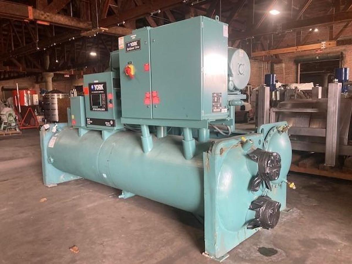 Used York MaxE 400 Ton Centrifugal Chiller with Cooling Tower