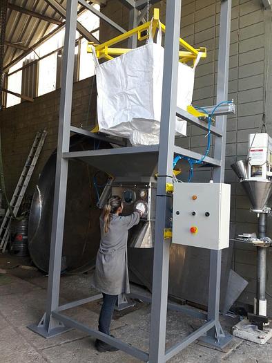 SCARICATORE DI SACCHI GRANDI