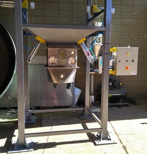 SCARICATORE DI SACCHI GRANDI