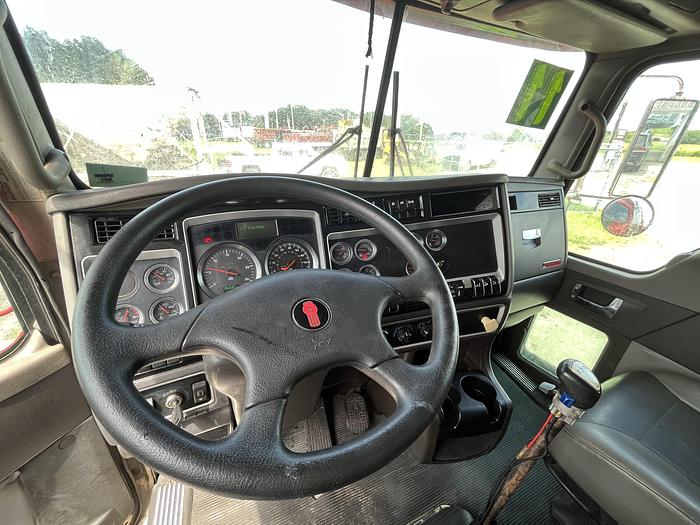 Used 2011 Kenworth T800 Tri-Axle Dump Truck  #5596