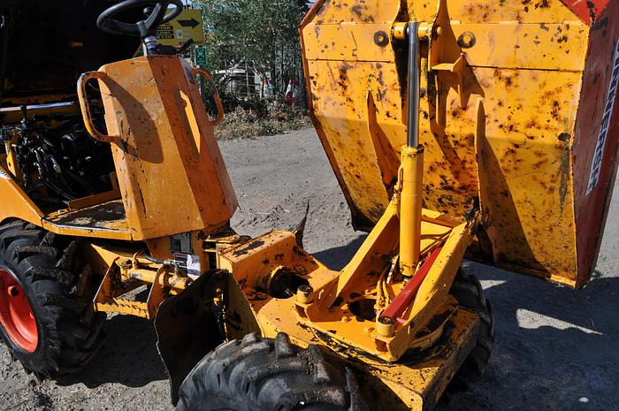 Used 2006 THWAITES 1 TONNE SWIVEL