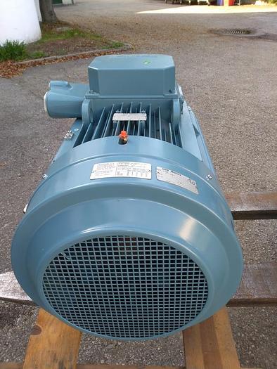 Explosionsgeschützter Asychnron Drehstrommotor eMBT 225 M-2, EE x eIIT 3, ABB, 31 KW, neuwertig